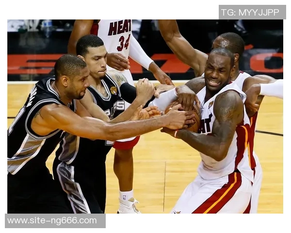 2016年NBA总决赛热火与勇士的巅峰对决回顾与精彩瞬间分析 2016年NBA总决赛热火与勇士的巅峰对决回顾与精彩瞬间分析